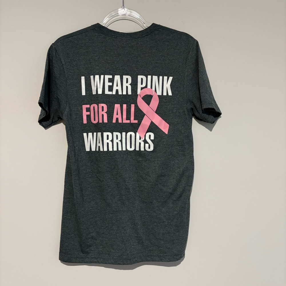 Gildan Chick-fil-A Breast Cancer Warriors T shirt grey‎ size small